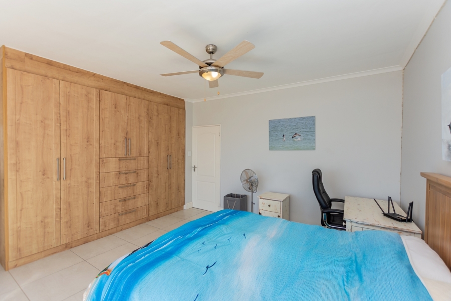 4 Bedroom Property for Sale in Britannia Bay Western Cape